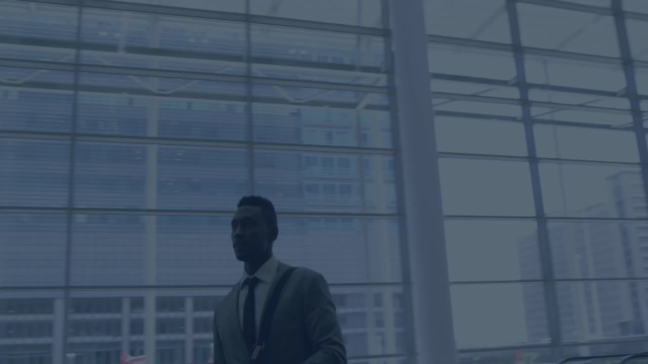 animación del procesamiento de datos sobre un hombre de negocios afroamericano caminando