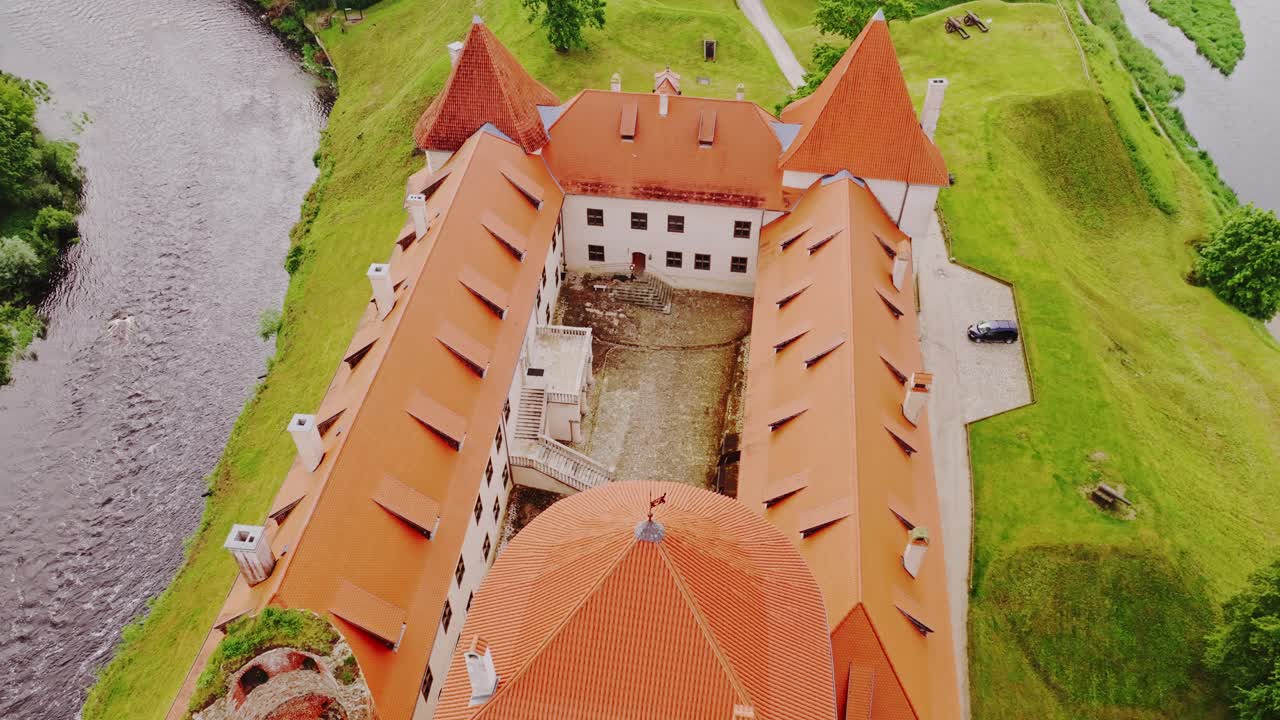 Historic stronghold shows medieval defense merged with Renaissance courtly style