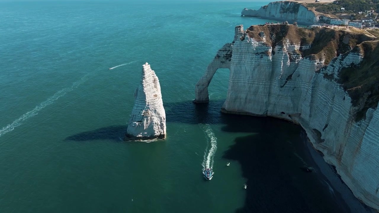 Les falaises d'Étretat, France. Vue d'en haut