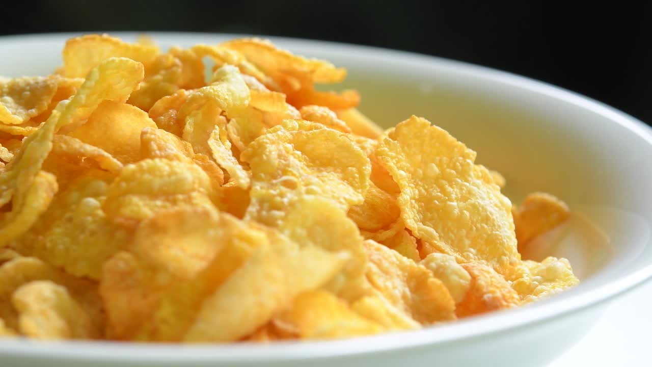 옥수수 어리 무더기 회전