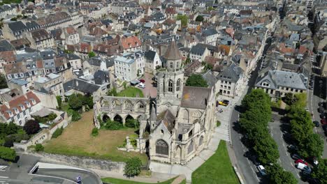 Viejo-St.-Iglesia-De-San-Esteban-Caen-Normandía-Francia-Drone,-Antena