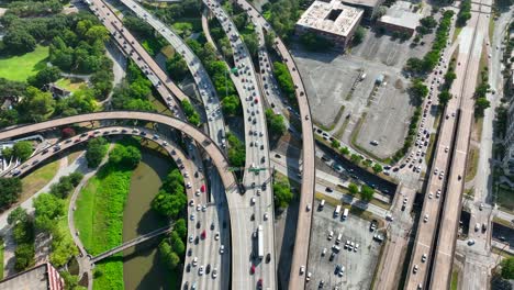 Verkehr-Auf-Der-Autobahn-In-Der-Innenstadt-Von-Houston