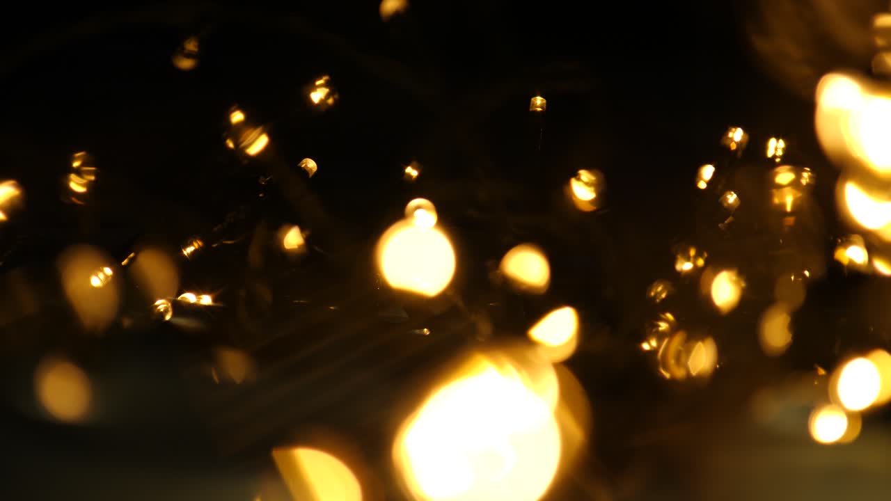 어둠에 장식 상당히 밝은 플래시