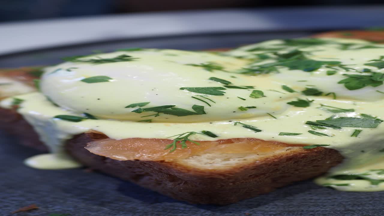 베네토 달과 연소 된 연어