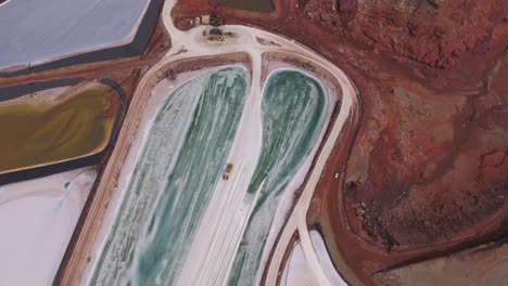 Una-Espectacular-Toma-De-Drones-En-4k-De-Los-Estanques-De-Evaporación-De-Potasa-En-Moab,-Utah