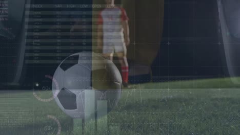 Animation-Von-Grafiken-Und-Finanzdaten-über-Die-Beine-Eines-Männlichen-Fußballspielers-Mit-Ball-Auf-Dem-Spielfeld