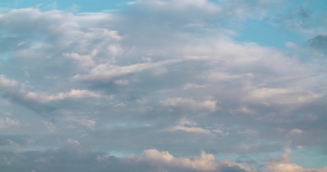 움직이는 구름의 cloudscape 저속 촬영 보기