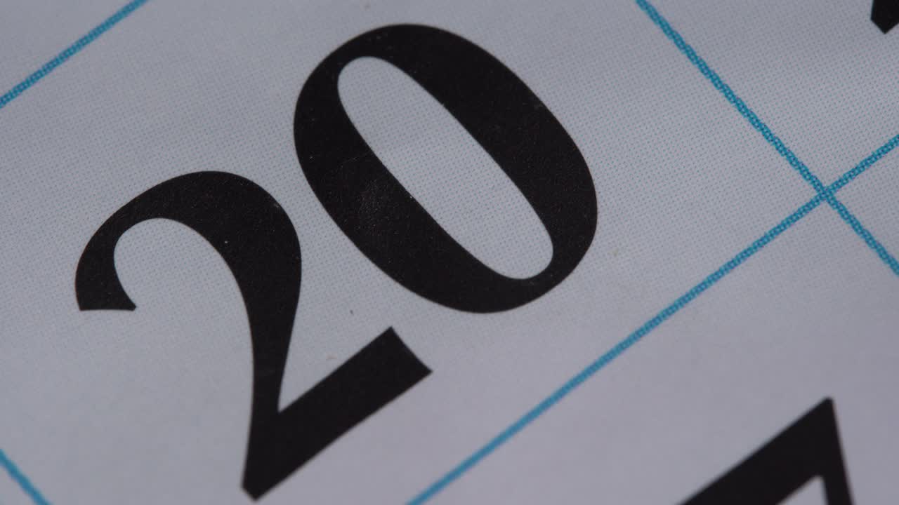 marcar la fecha en el calendario con un marcador rojo