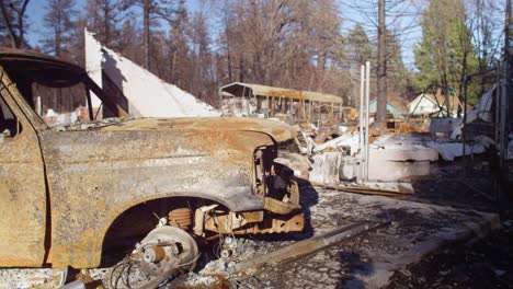 Establishing-shots-of-the-destruction-of-Paradise,-California-following-the-Camp-Fire-9