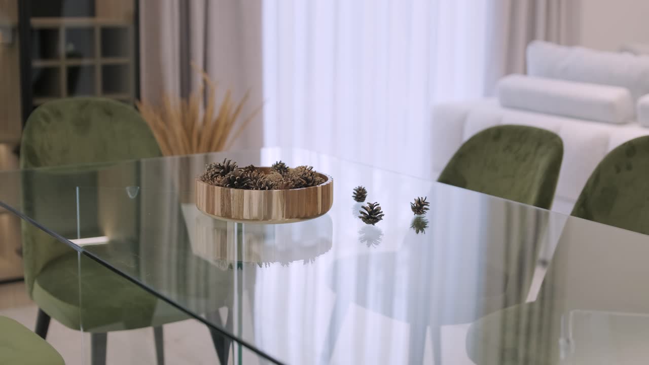 video de diseño y decoración de habitaciones interiores moderno estilo minimalista sala de estar y comedor apartamento estudio.
