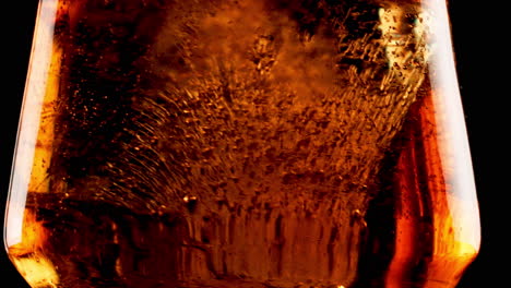 whisky con hielo