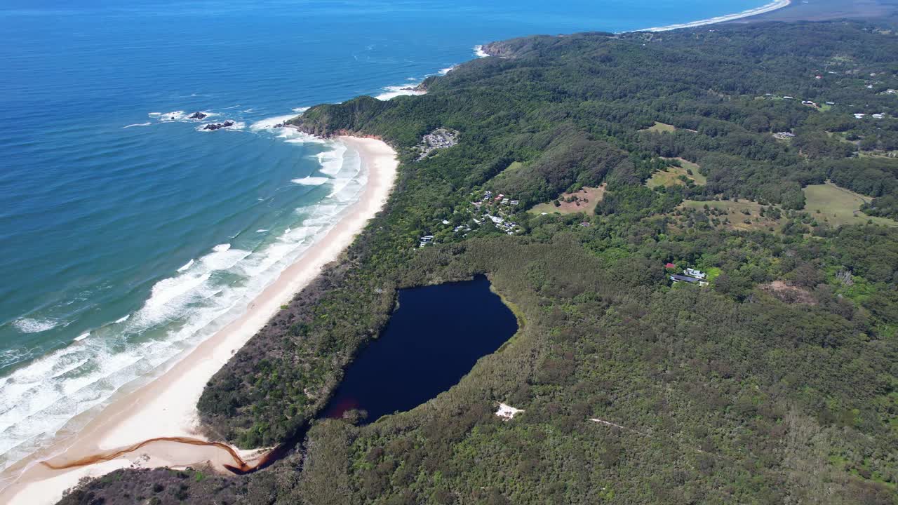 Scenic Seascape Of Broken Head Beach In New South Wales, Australia - Aerial Drone Shot