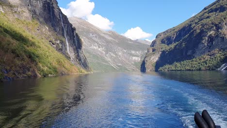 paisaje de fiordos en el fiordo de geiranger, sitio del patrimonio mundial de la unesco, cerca de geiranger, noruega