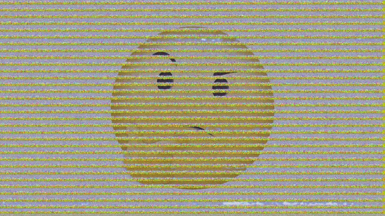 animación digital de la televisión efecto estático sobre el pensamiento emoji de la cara contra un fondo gris