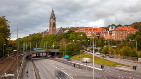 Paisaje-Urbano-De-Flujo-De-Tráfico-Durante-El-Día-De-Goteborg