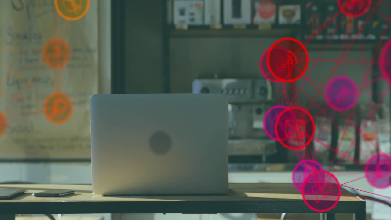 animación de la red de conexiones con iconos a través de la computadora portátil en el café