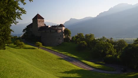 Weitwinkelaufnahme-Des-Schlosses-Von-Vaduz