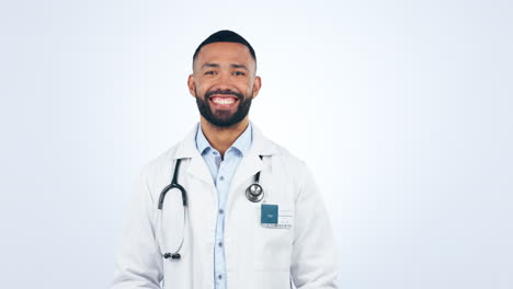 Doctor,-Retrato-Y-Sonrisa-En-El-Estudio