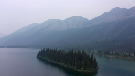 Lago-Azouzetta:-Una-Joya-Escondida-Con-Un-Toque-De-Paraíso