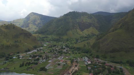 hermoso valle verde montañoso de paropo