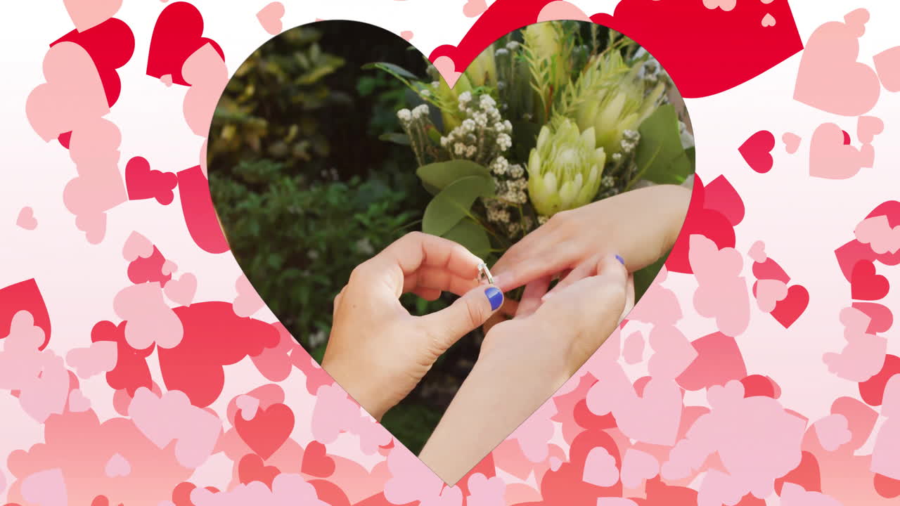 animación de corazones flotando sobre diversas parejas femeninas que proponen