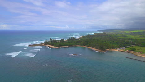 Oahu-Hawaii-North-Shore-headed-northeast-up-the-coast-at-Hale'iwa