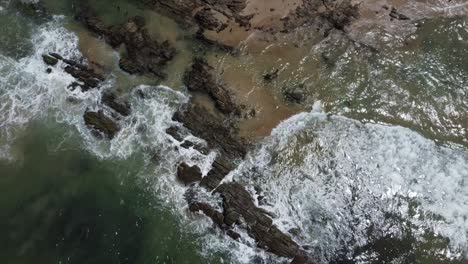 Itacare,-Brasil-Por-Drone-4k-Océano-Atlántico-Brasileño-Desde-El-Cielo-13