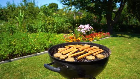 carne a la parrilla esperando la barbacoa.