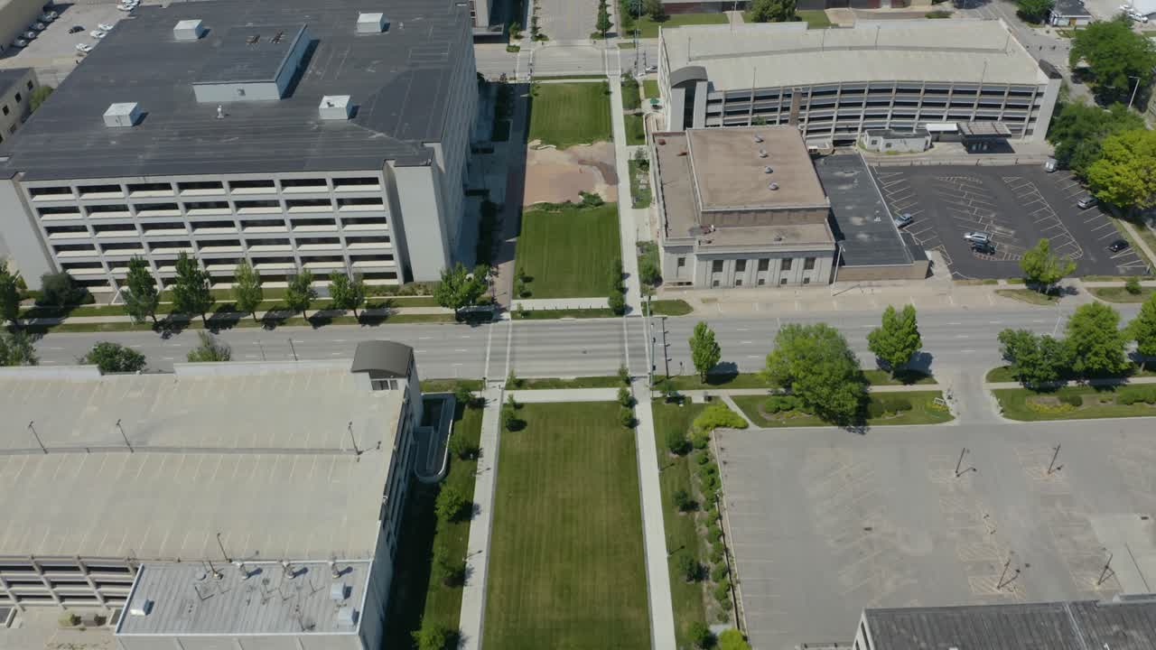 vista aérea de arriba hacia abajo del skatepark en lincoln, nebraska