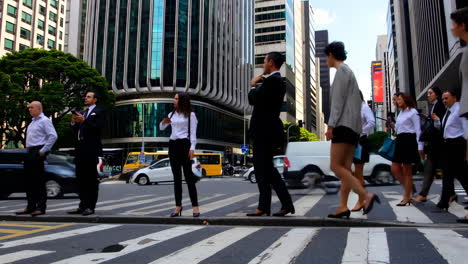 business people commuting in a city