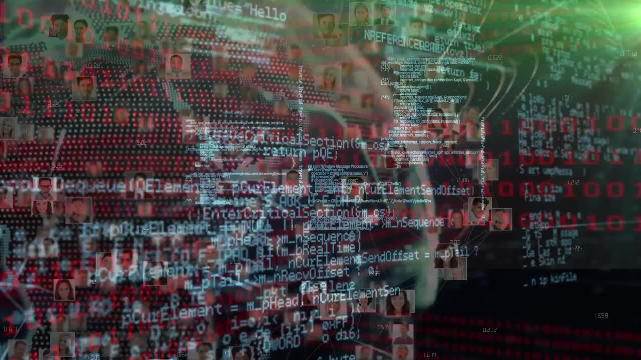 animación de codificación binaria, globo con fotos de personas de negocios sobre una placa de circuito de computadora brillante