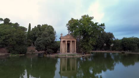 Tempel-Des-Äskulap-In-Der-Villa-Borghese-In-Rom