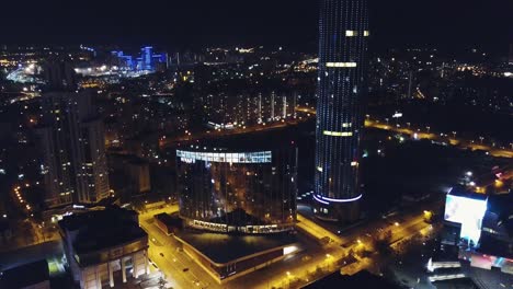 el paisaje urbano por la noche