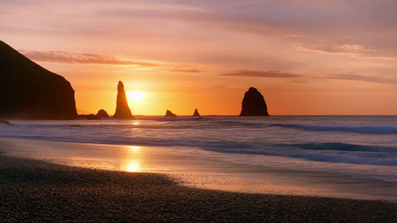 Tramonto drammatico sui faraglioni costieri
