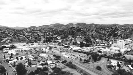 International-border-US-Mexico,-port-of-entry-in-Nogales,Â Arizona