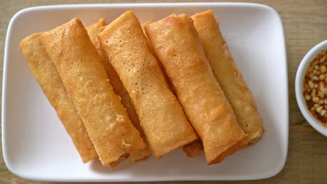 deep-fried-spring-roll-with-sauce