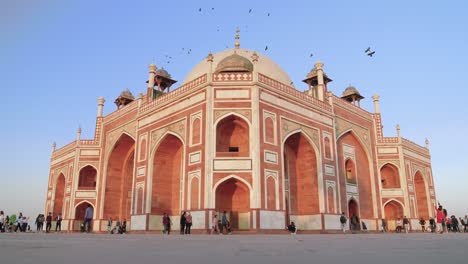 Crowd-at-Humayun-tomb