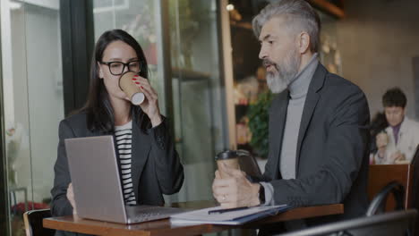 reunión de negocios en una cafetería