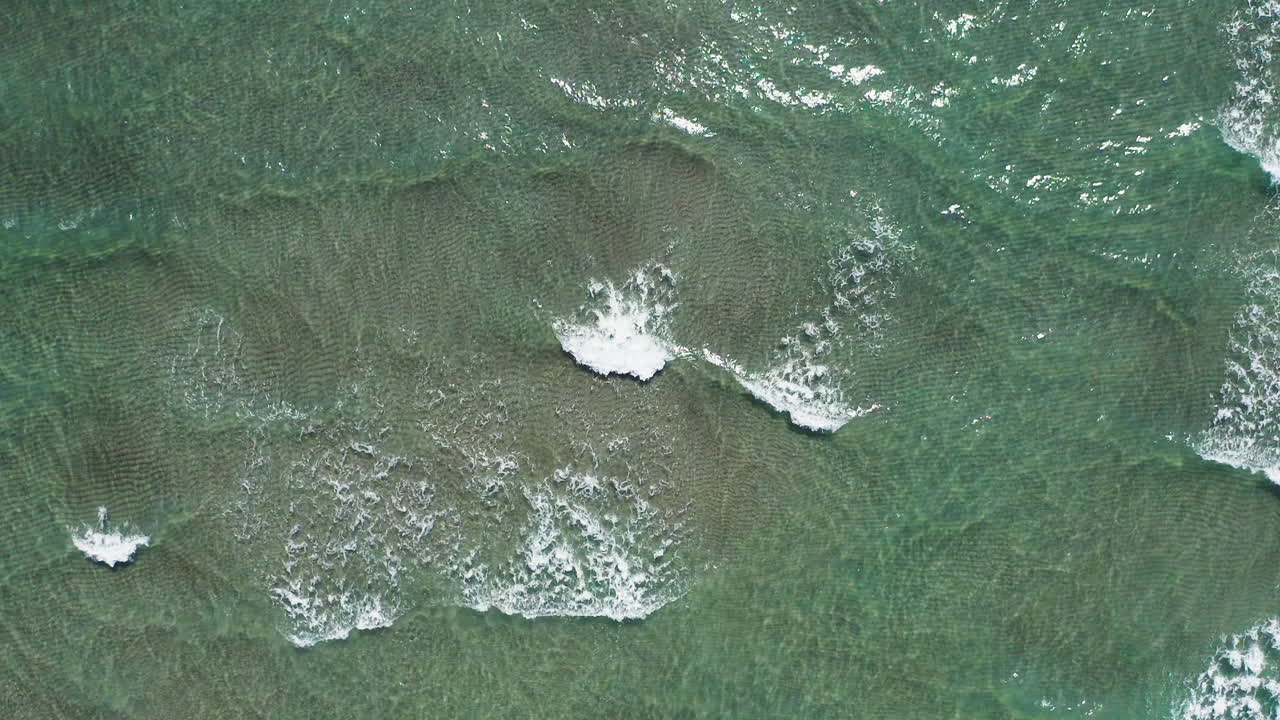 부드러운 바다 물결 의 공중 풍경