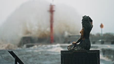 huge storm waves crushing in ustka harbour in slowmotion 120fps