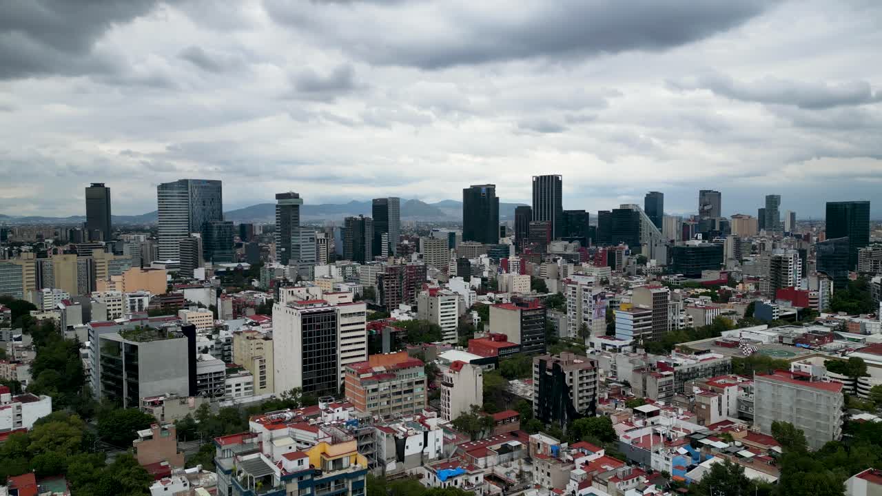 Mexico City üzerinde uçuş, görülebilen mahalleler Condesa ve Roma, Güney Mexico City
