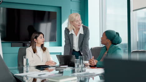 businesswomen in a meeting