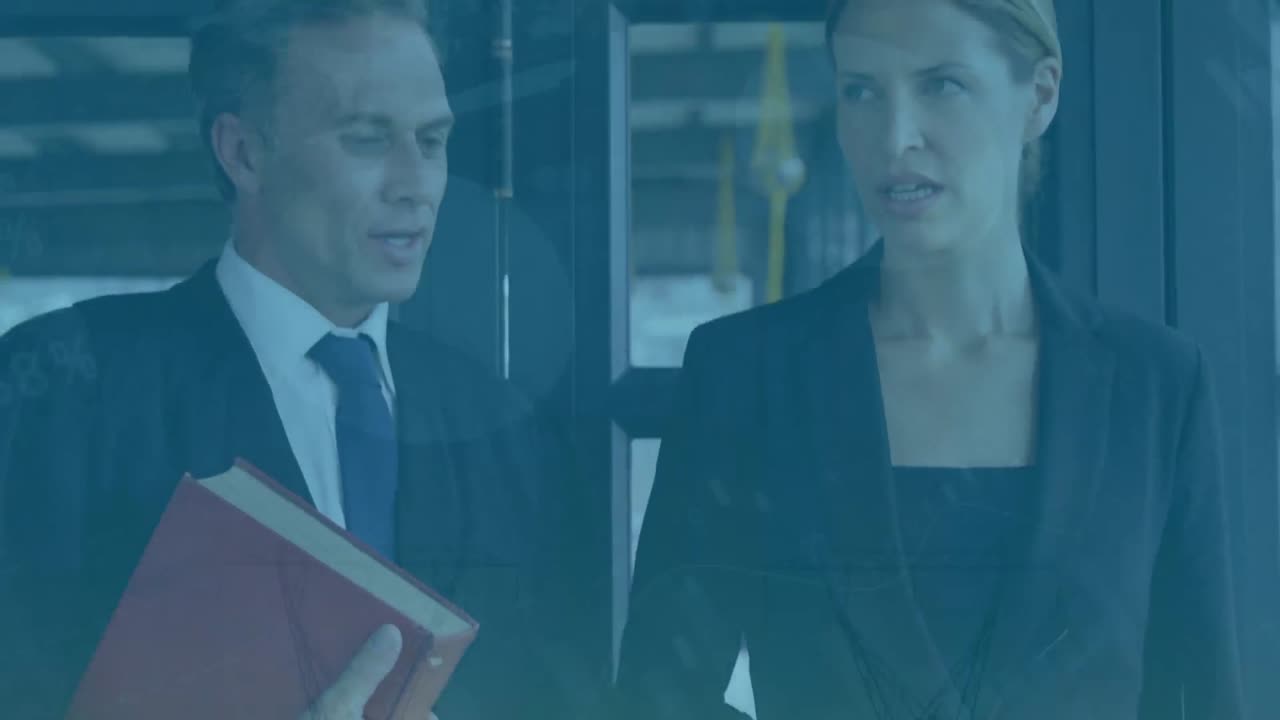 animación del procesamiento de datos financieros sobre diversas personas de negocios en la oficina