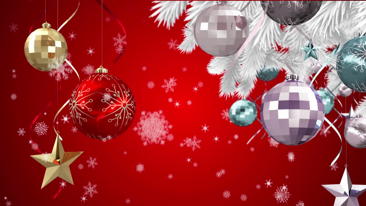 animación de nieve cayendo sobre ramas de abeto y decoraciones