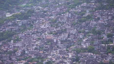 Wide-shot-of-the-valley-in-Taxco,-Mexico