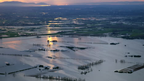 cambio climático drástico que causa inundaciones catastróficas en columbia británica