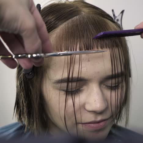 cortar el cabello en el salón