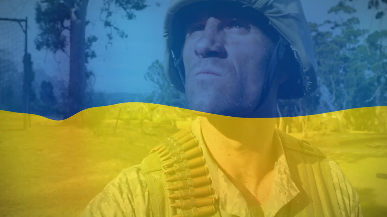 우크라이나  ⁇ 발 위에 무기를 들고 있는 코카서스 군인의 애니메이션