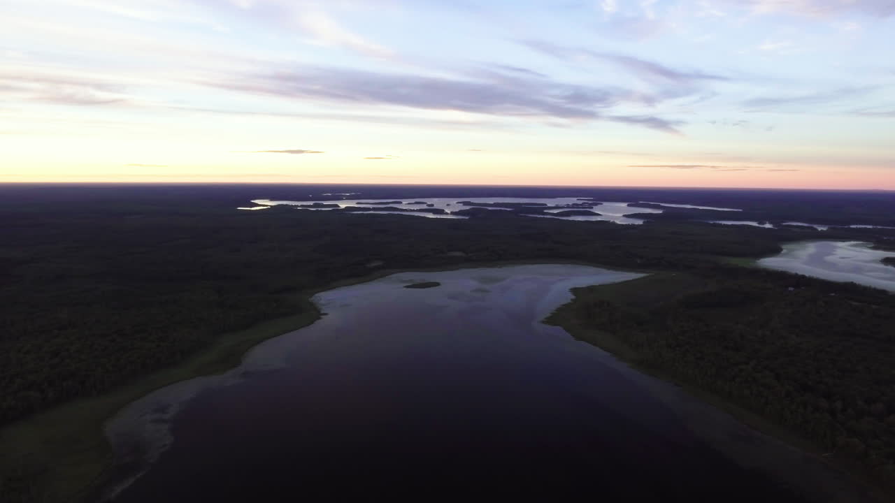 Luftfoto over søer og vandveje i Midtvesten
