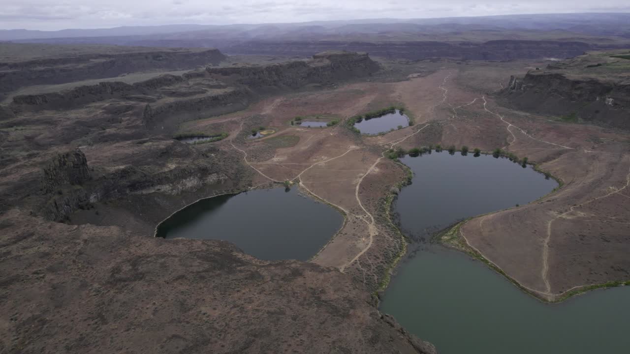 Desert Canyons and Lakes With Campgrounds